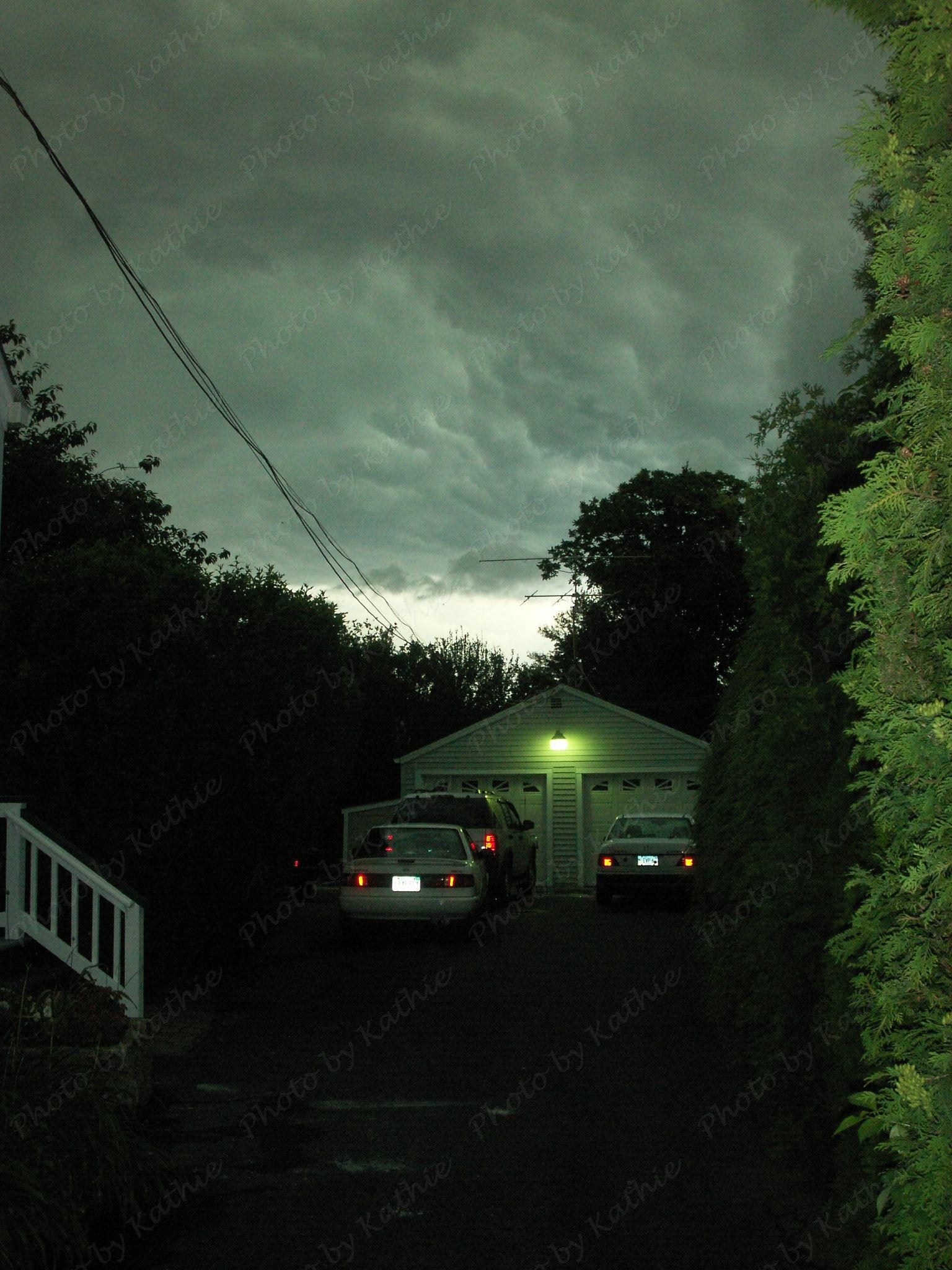 Dark sky at 6:20PM, 6/26/2009 - It got dark very quickly. It was scary! Especially "when you are home alone".